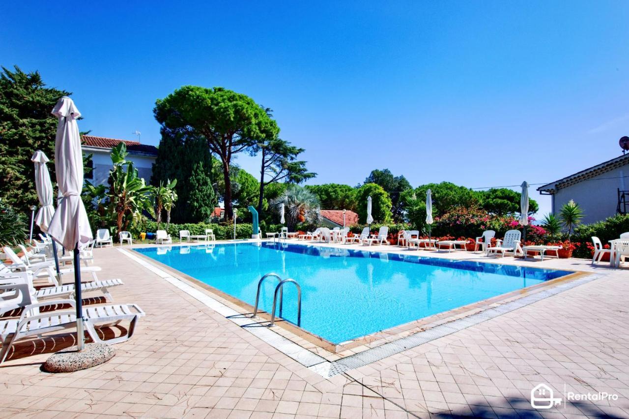 Apartament Free Parking-Sea View, With Pool & Garden San Remo Zewnętrze zdjęcie